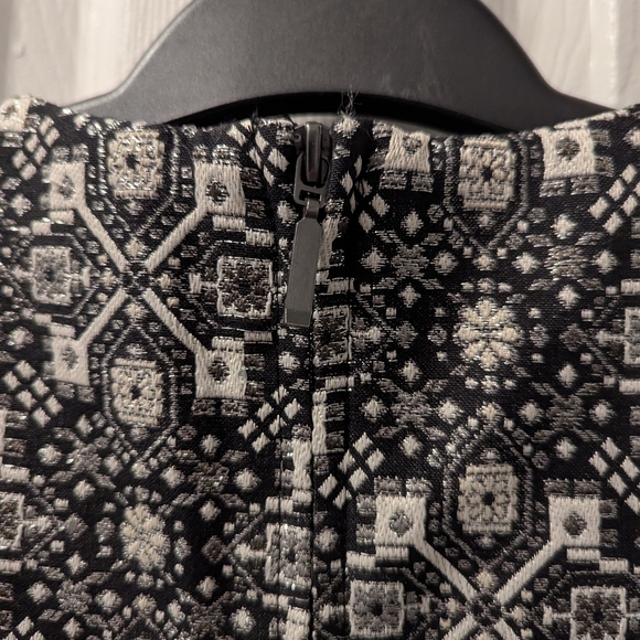 NWT - Forever 21 Women's Cropped Sleeveless Top - Picture 5 of 7